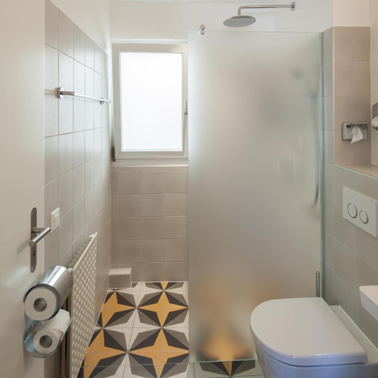 B&B Louis-Favre 21 Neuchatel Exterior photo